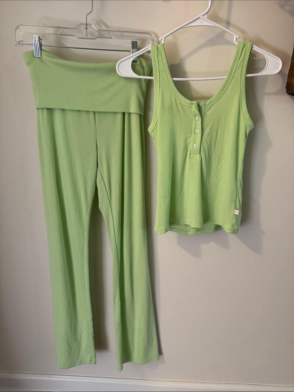 NEVER WORN Old Navy Light Green xs Tank Top and small Fold-Over Lounge Pants Set